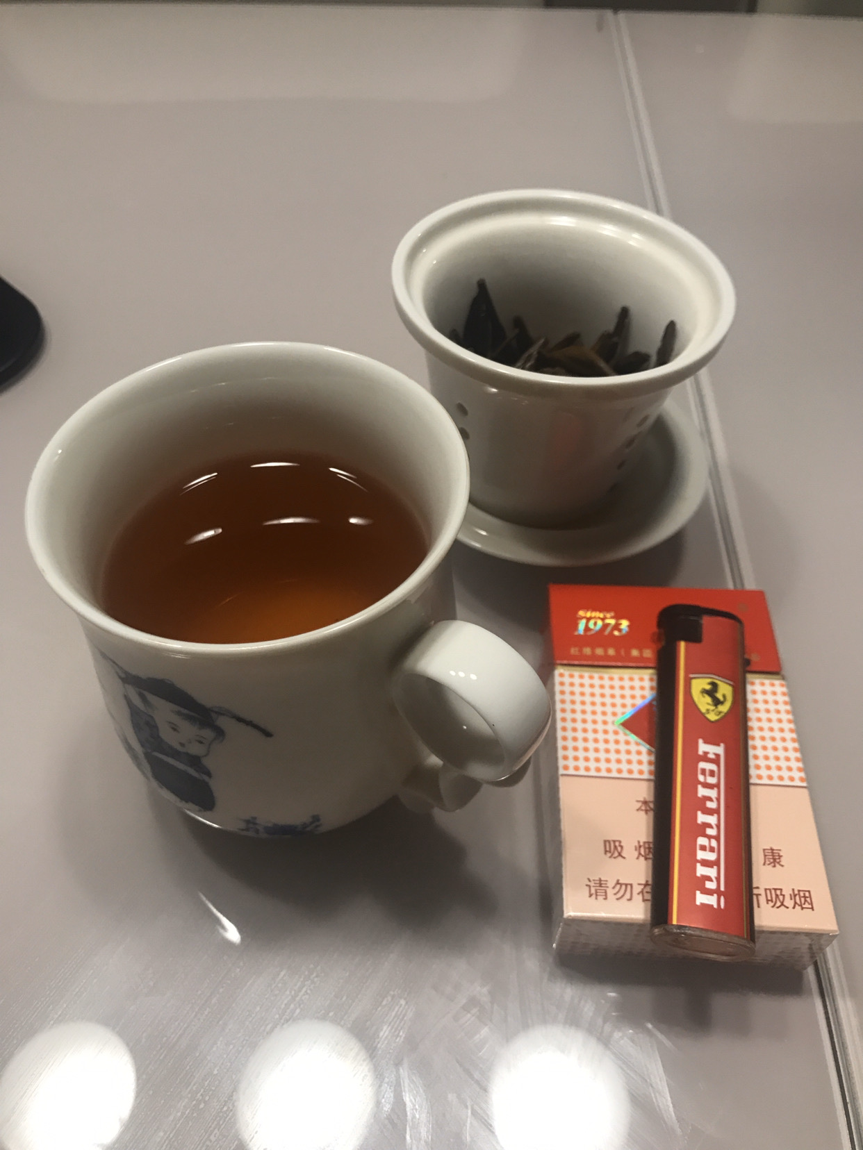 一杯茶,一盒煙,一關據點玩兒一天