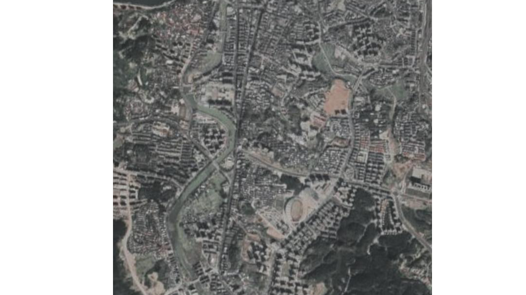 多样化的地图，丘陵果园