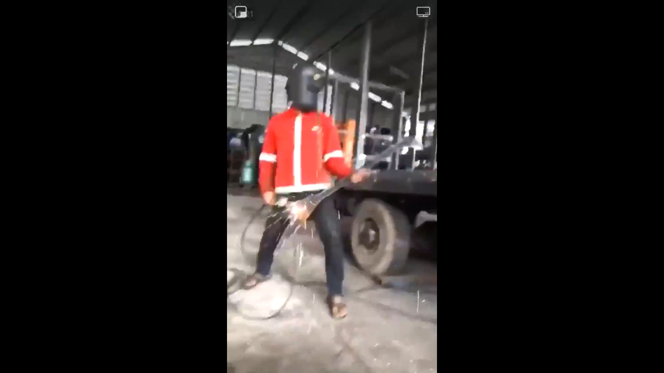 硬核摇滚（请勿模仿）