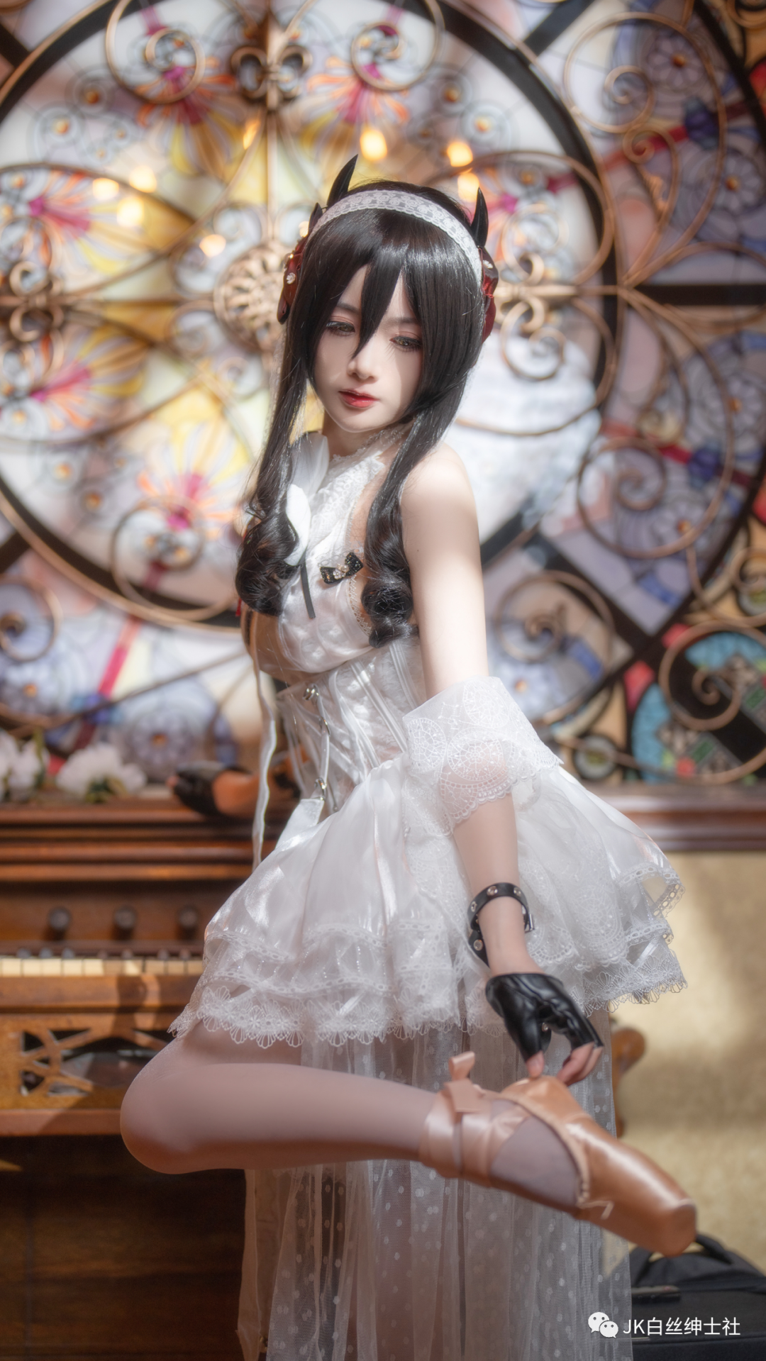 cos：明日方舟伊内丝芭蕾装cos正片@七海抹茶酱，纤细身姿带来的舞蹈