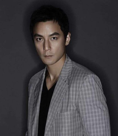 萌新报道,发张自拍!