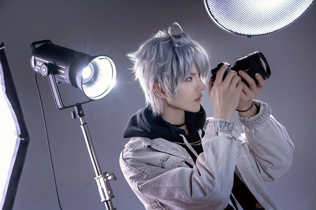 你们娱乐圈这么卷的吗，摄影师都这么帅？