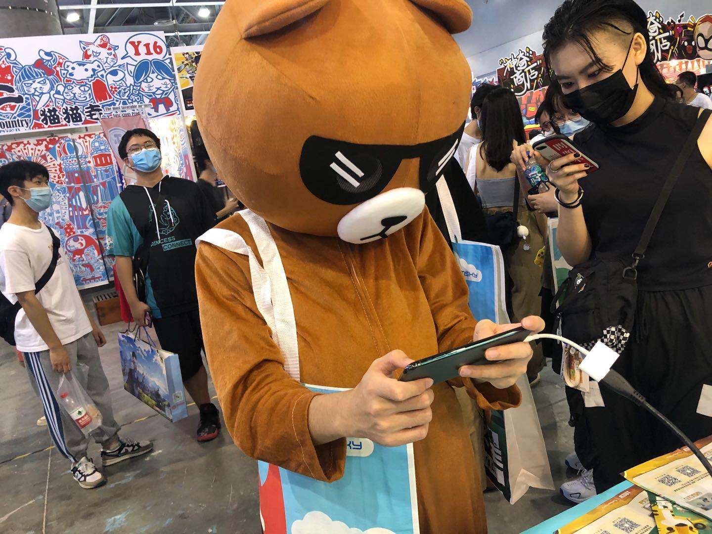 【漫展快报】萤火虫Day2 布朗熊也来玩小动物之星？