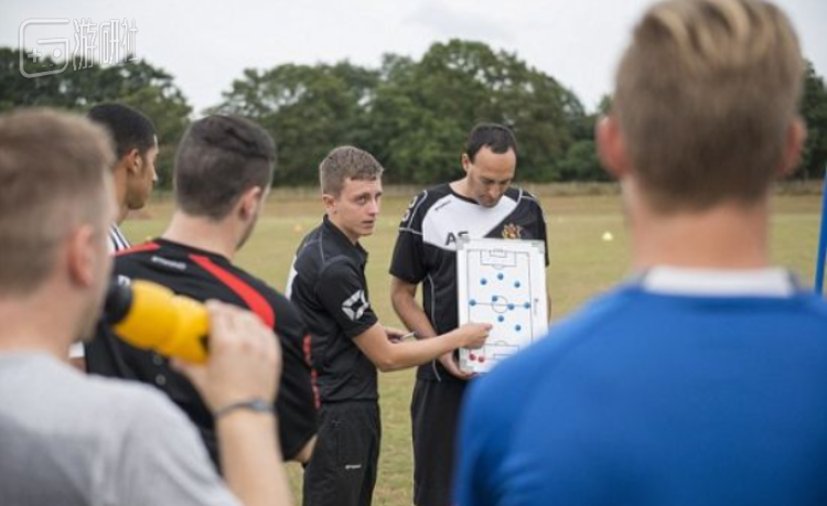 因为一个《足球经理》主播，我觉得中国足球有救了