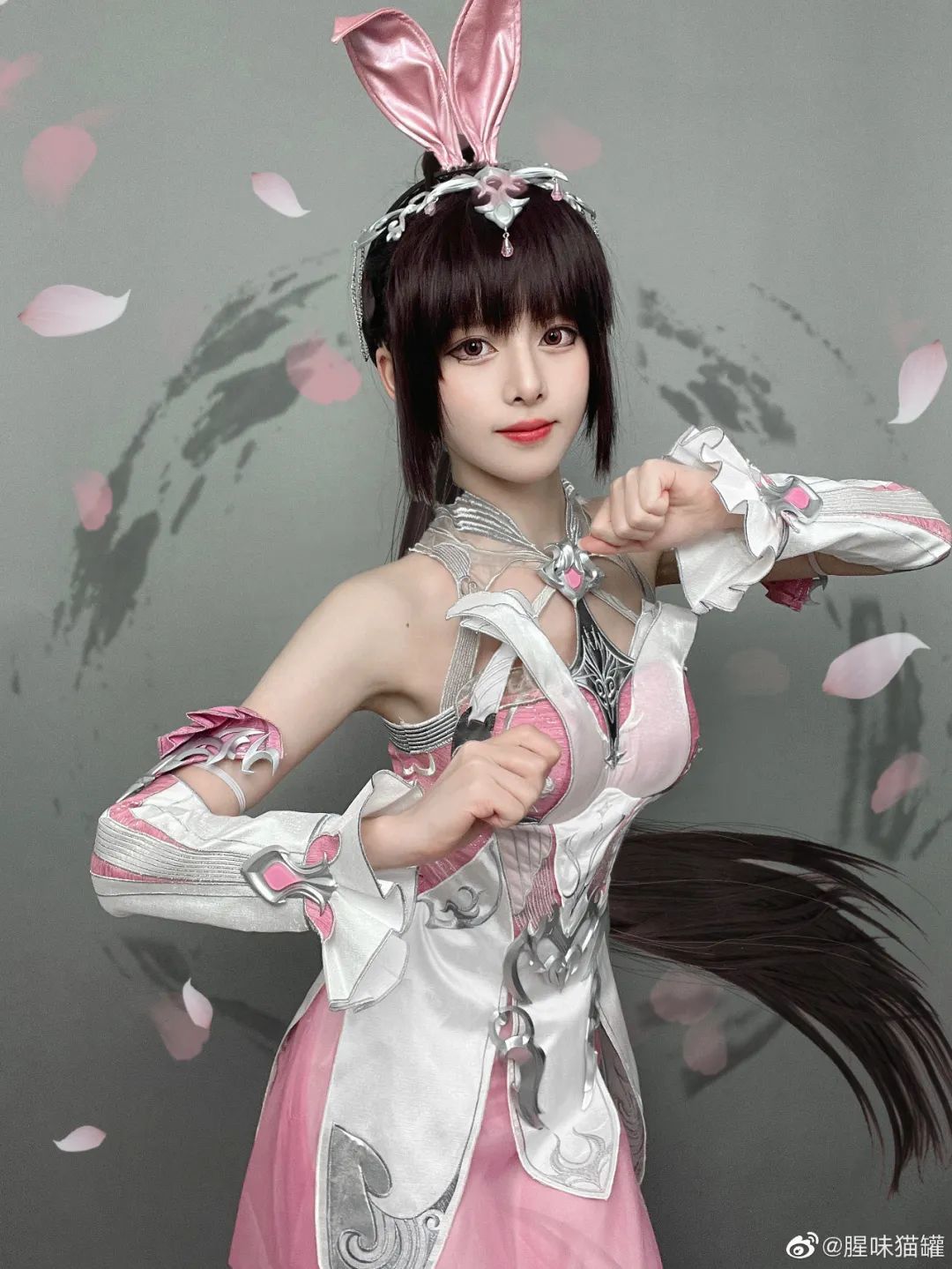 cos:粉红萌兔!《斗罗大陆》小舞 - TapTap