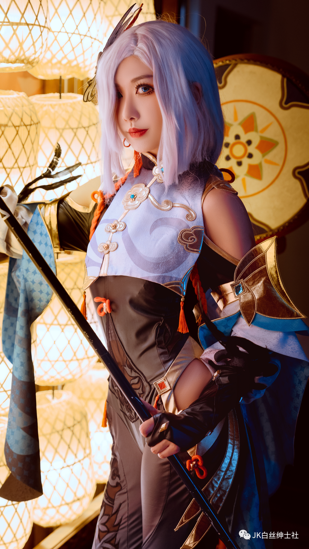 cos：原神-申鹤cos正片@纱希，雪白色的秀发极具辨识力