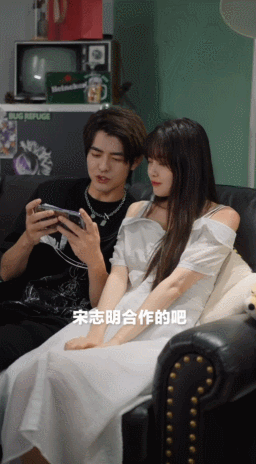 三界里，有多少人连告别都是隔着屏幕>>放扬的心心高甜短剧来袭！