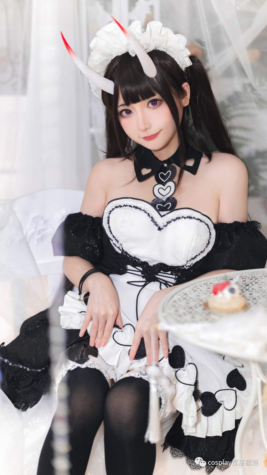 cos：碧蓝航线能代女仆cos正片@是三不是世，“ 需要少冰吗? ”