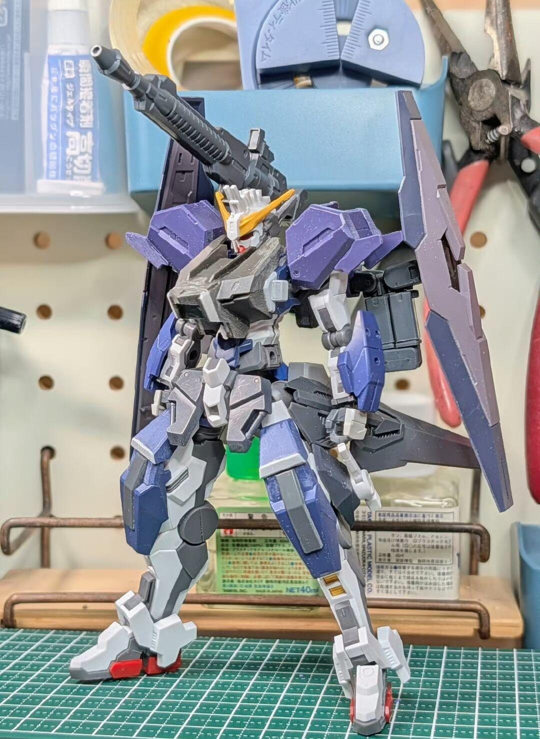 ステイク正在改造中的重装型高达齐利乌斯截图