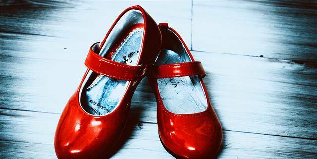 怪物设计大赛——红舞鞋