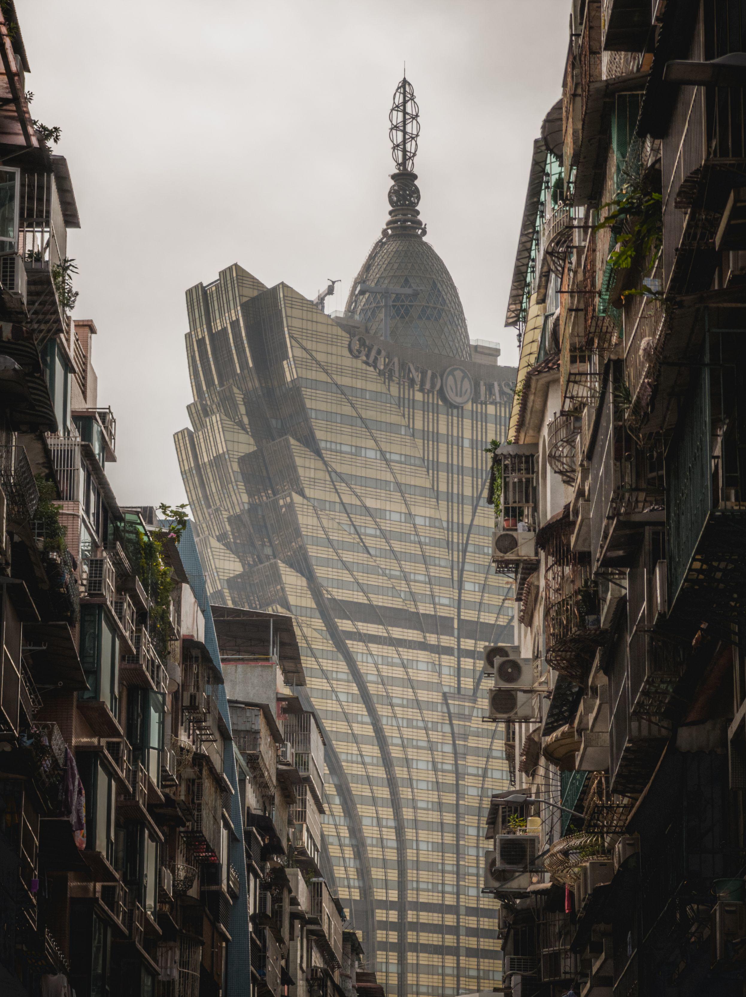 月卡无所谓且不买，游戏本身我支持