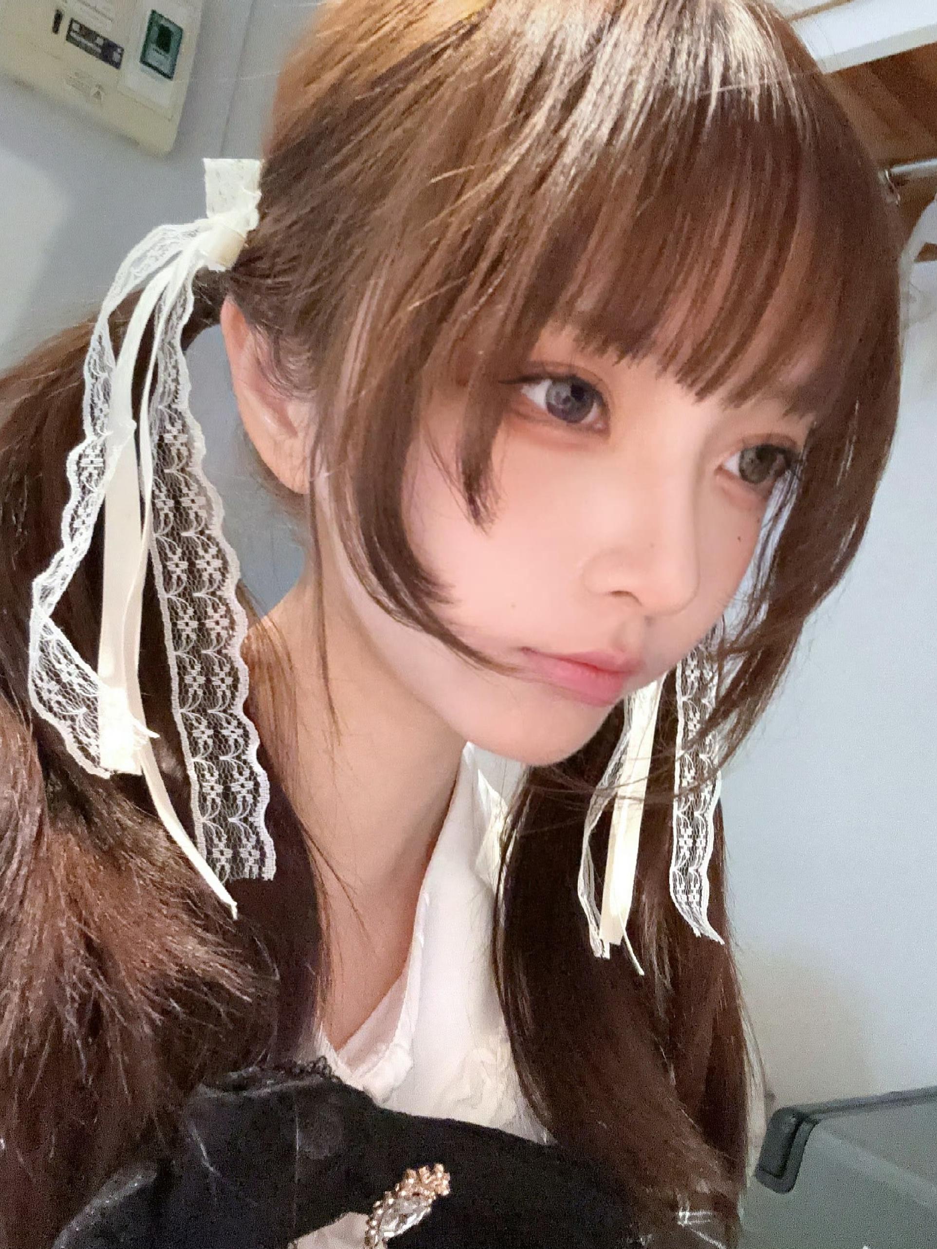 被钉耻辱柱，脖子捂汗黯然回家了