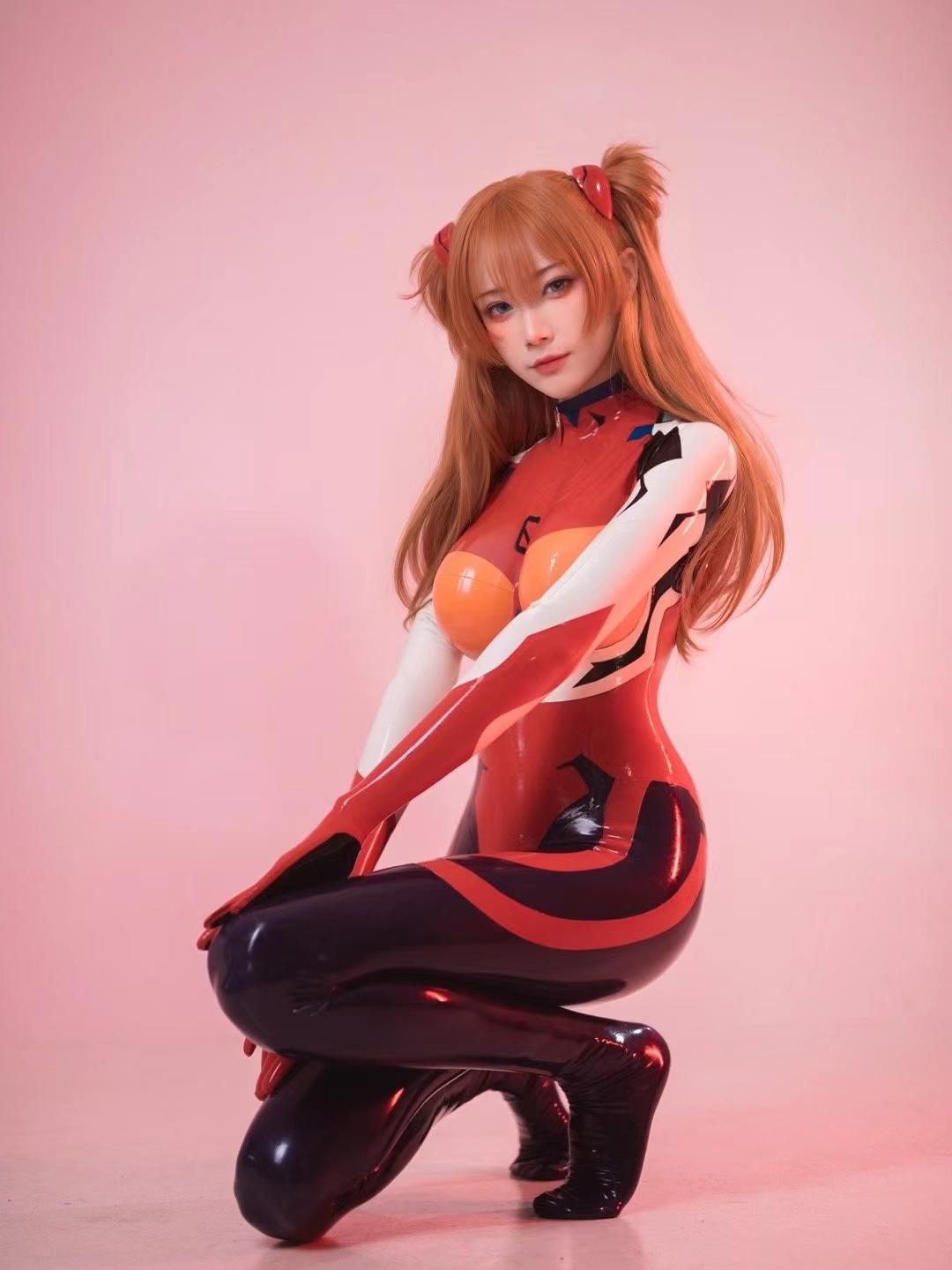 钢岚联动EVA，绝美coser来袭，绝区零建模震惊游戏圈