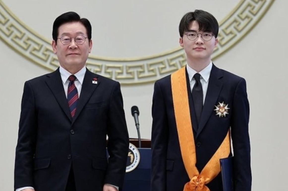 电竞史首人！Faker获韩国最高体育勋章，总统亲自授勋！