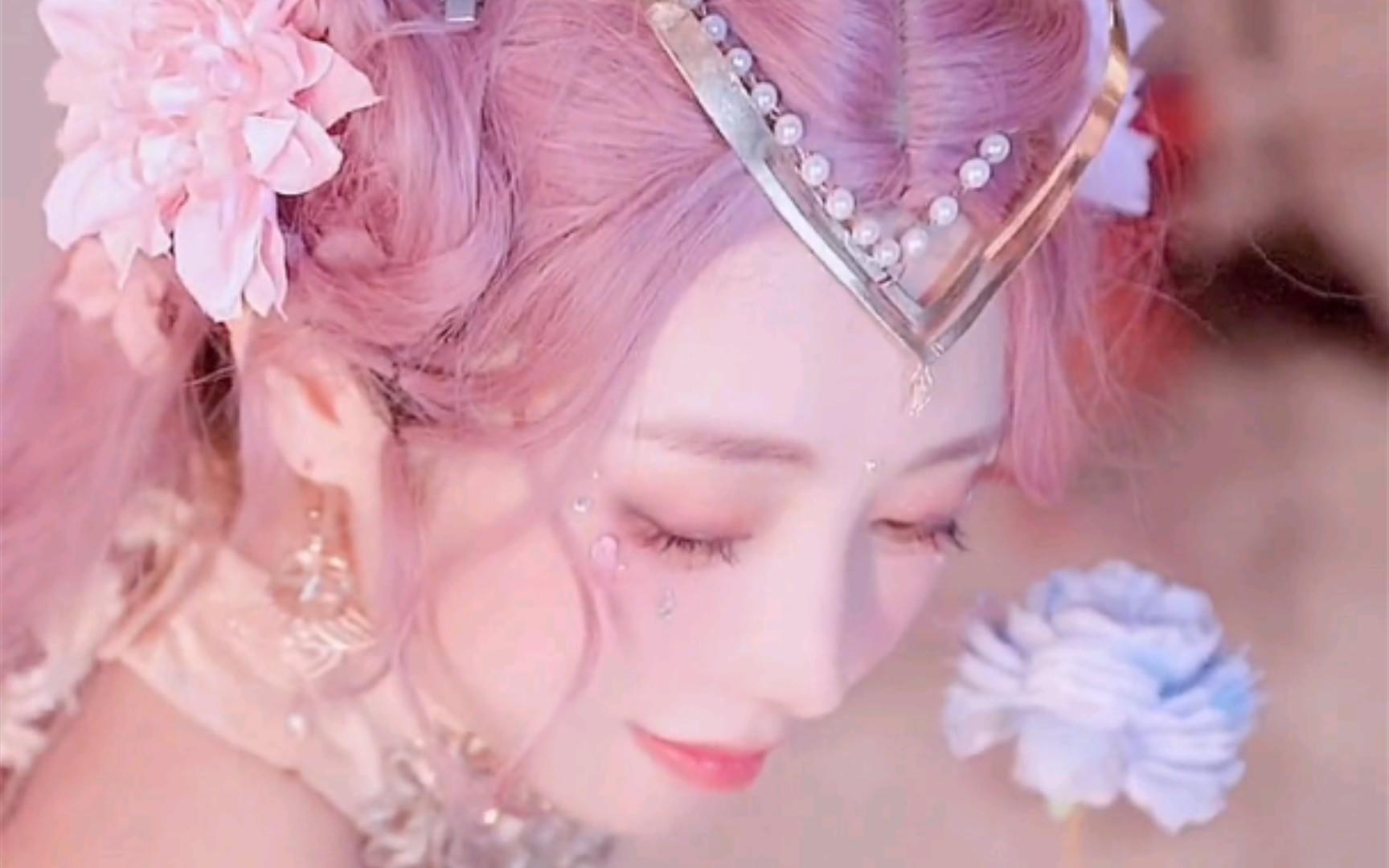 在这里不必善解人意，委屈自己