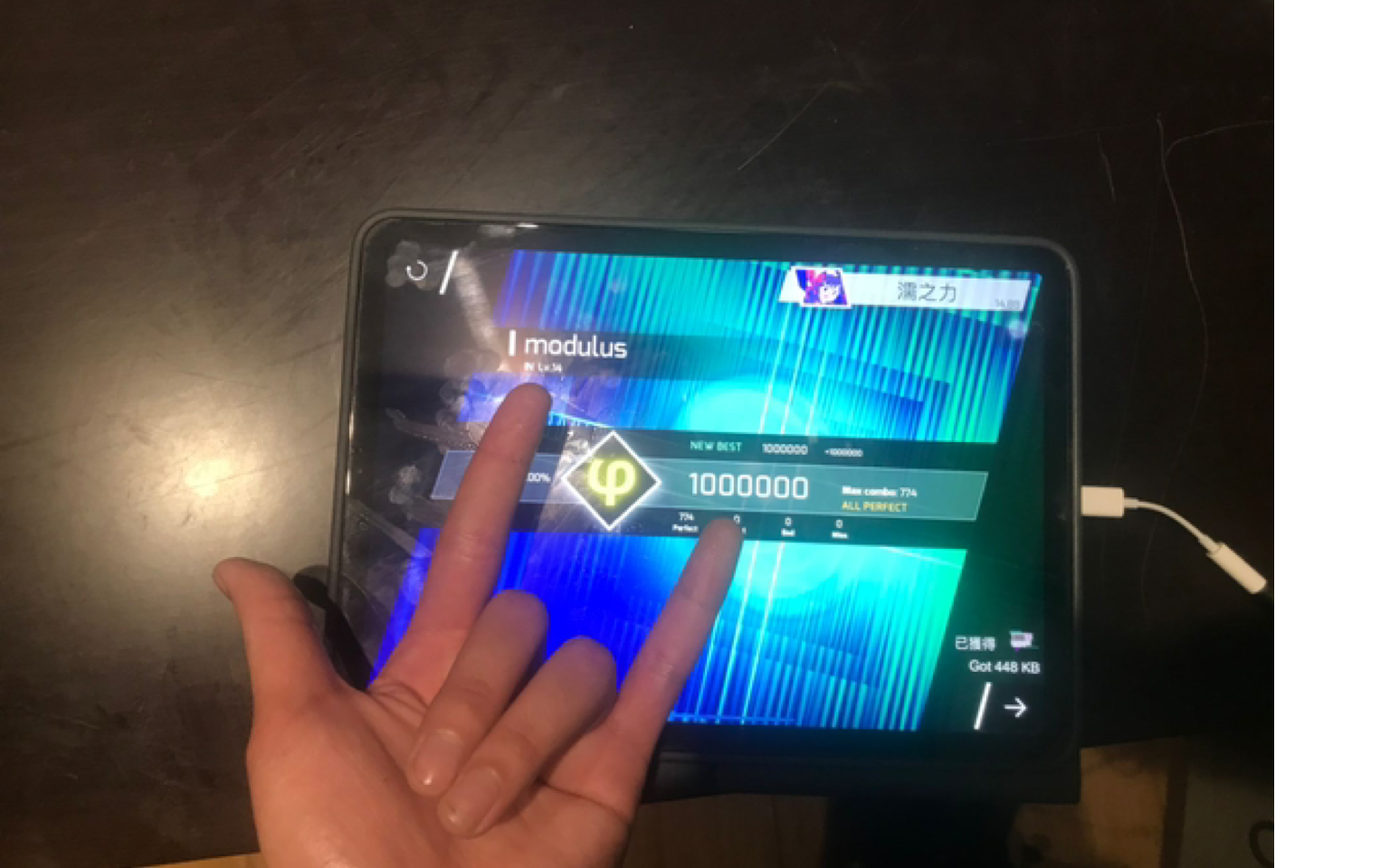 化 身 D J ，搖 擺 上 頭！